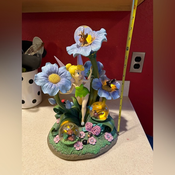 Tinkerbell & Fireflies Snowglobe. - Picture 3 of 3